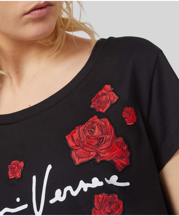 Black T Shirt Embroidered roses